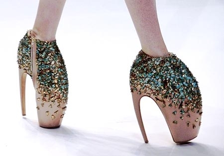 سەیرترین پێڵاوی ئافرەتان